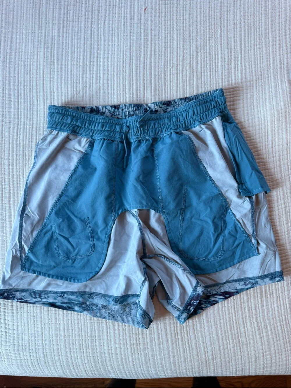 lululemon athletica Men's Athletic Shorts in Teal and Dark Teal Pattern